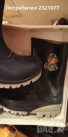 Детски гумени ботуши чудесен подарък за скачане в локви, снимка 2 - Детски боти и ботуши - 47681292