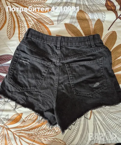 Черни къси панталонки Bershka, снимка 3 - Къси панталони и бермуди - 56315223