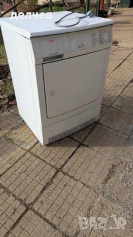 Продавам сушилня AEG