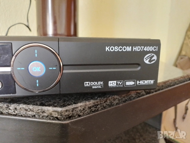 Сателитен приемник , снимка 2 - Приемници и антени - 52171618