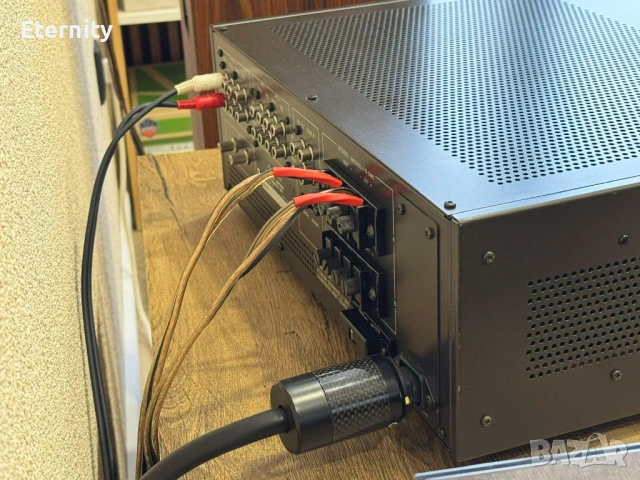 Accuphase E-303 / Усилвател, снимка 10 - Ресийвъри, усилватели, смесителни пултове - 54165734