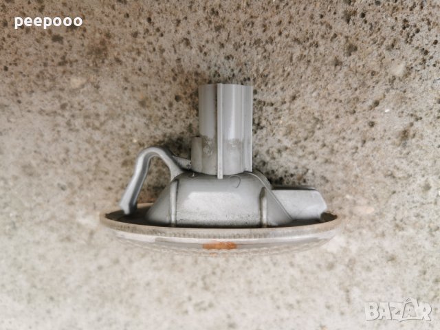 Оригинален  мигач на калника за Мазда 2 2004 година , снимка 2 - Части - 36845275