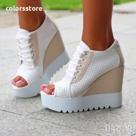 Летни боти на платформа - бяло с бежово - K222