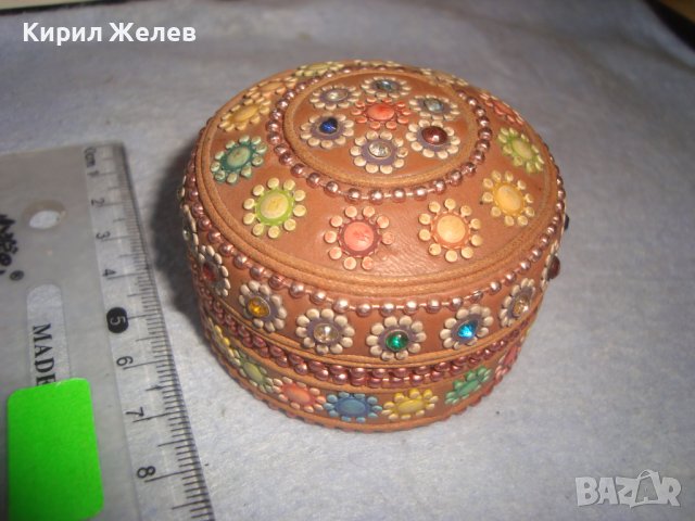 КРАСИВА ФЛОРАЛНО ОРНАМЕНТИРАНА МЕТАЛНА КРЪГЛА ВИНТИДЖ КУТИЙКА за БИЖУТА 32222, снимка 2 - Други - 38276709