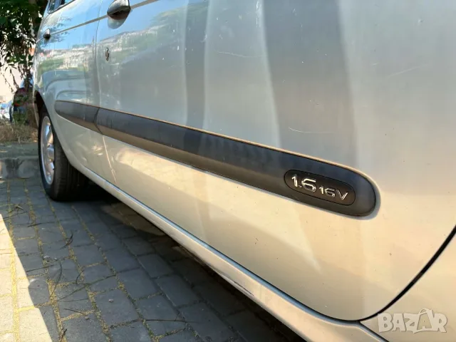 Renault Scenic 1.6 Бензин (без газ), снимка 15 - Автомобили и джипове - 55728372
