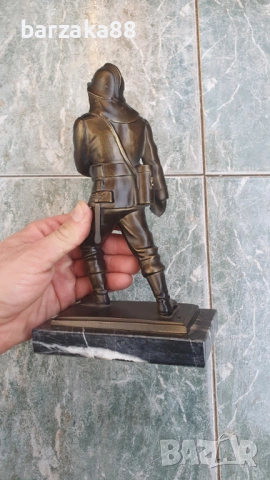 Бронзова фигура върху мраморен Постамент 1996, снимка 5 - Колекции - 53881134