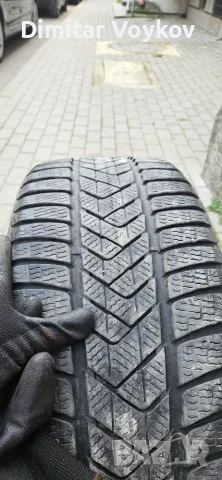 Зимни гуми 235/45 R18 , снимка 12 - Гуми и джанти - 56452106