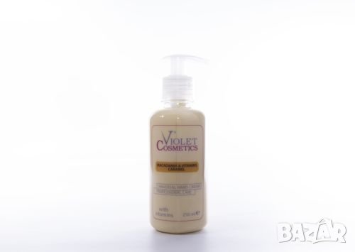 Професионален крем за ръце 250мл. с витамини и масло Макадамия , с аромат на карамел .