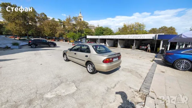 Продавам Mazda 323, снимка 8 - Автомобили и джипове - 56483330