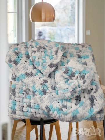 Ръчно плетено бебешко одеялце – меко, топло и с много любов