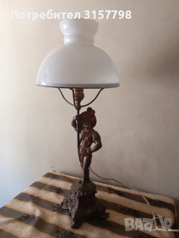 Винтидж настолна лампа
