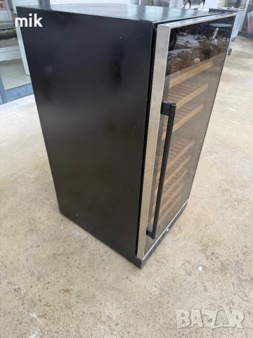 Витрина за вино с 2 температурни нива и вентилатор, снимка 4 - Витрини - 53201775