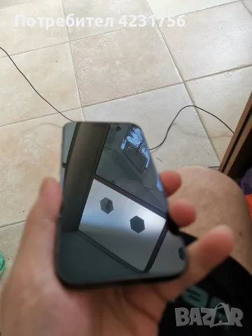 iphone 16 вписан айклауд, без драскотини перфектен