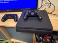 Playstation 4 slim + два оригинални контролера, снимка 2