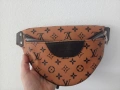 Чанта за кръст Louis Vuitton, снимка 1