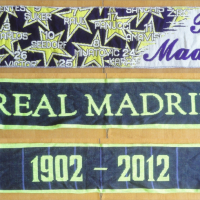 2 футболни шала на Реал Мадрид, снимка 1 - Футбол - 44244521