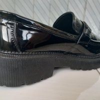 Дамски лачени обувки , снимка 2 - Дамски ежедневни обувки - 42765121