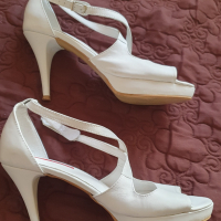 Бели летни официални обувки на ток, 42 размер!, снимка 2 - Дамски обувки на ток - 44792849