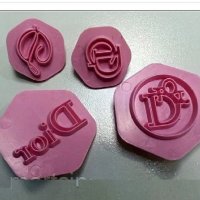 d&g dg dior 4 бр. печати печат форма форми лого емблема диор за украса фондан торта резци 3д с релеф, снимка 4 - Форми - 16994681