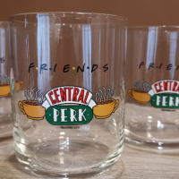 Чаши на сериала "Приятели" , снимка 1 - Чаши - 44573065