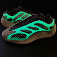 Adidas Yeezy Boost 700 v3 Нови Оригинални Мъжки Обувки Кецове Маратонки Размер 42 Номер , снимка 2 - Спортни обувки - 42145976