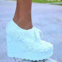 Обувки на платформа - бели - 710-03, снимка 1 - Дамски елегантни обувки - 31039028