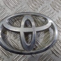 Емблема капак Toyota Yaris 2007г., снимка 1 - Части - 39131365