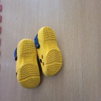 Crocs  Minions, снимка 3 - Детски сандали и чехли - 42915280