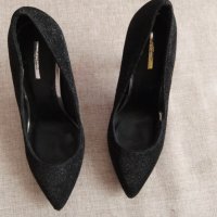 Oбувки, снимка 1 - Дамски обувки на ток - 42570915