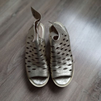 Продавам дамски обувкивки естествена кожа обувани са няколко пъти напълно запазени, снимка 3 - Сандали - 36505338