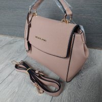 Michael kors дамска чанта лукс код 33, снимка 9 - Чанти - 38142780