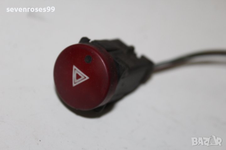 Бутон аварийни Пежо Партнер 2008 1.9d Peugeot Partner Citroen Berlingo 9644845777, снимка 1