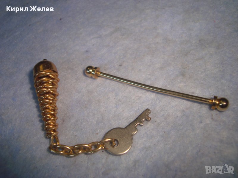 ДВЕ СТАРИ РЕДКИ ПОЗЛАТЕНИ РЕТРО - АРТ ВИНТИДЖ УКРАШЕНИЯ 29367, снимка 1