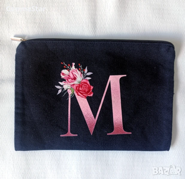 Черен козметичен несесер с буквата "М", снимка 1