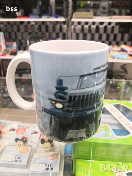 Бяла порцеланова чаша с изображение на легендарния руски камион Урал / URAL Дизайн 2, снимка 1
