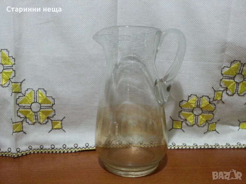 стара стъклена кана , снимка 1