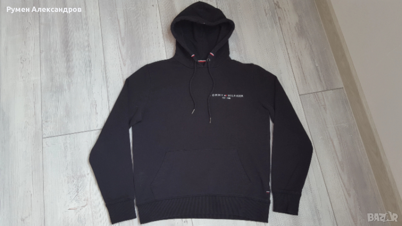 Памучен суичър Tommy Hilfiger в черно с качулка размер М, снимка 1