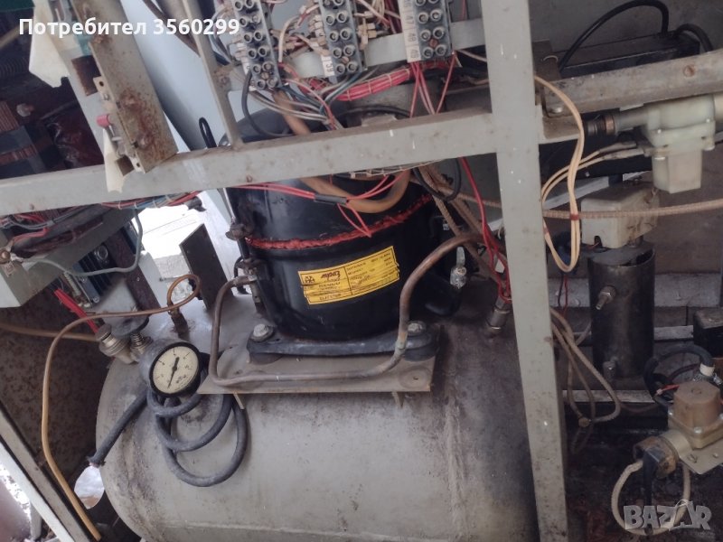 Компресор с ресивър включва изключва от зъболекарска машина с бутулка, снимка 1