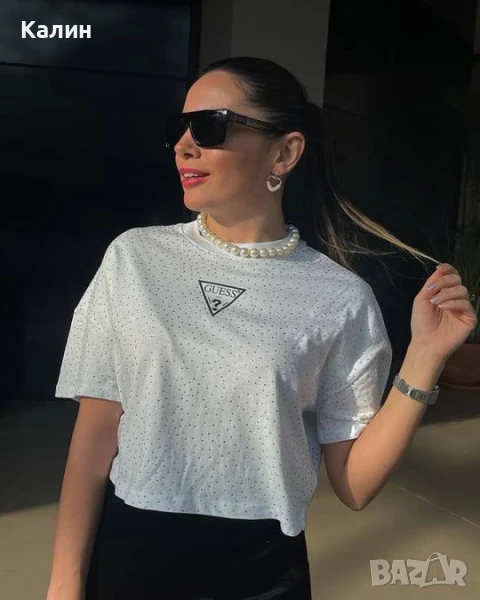 Памучни дамски тениски Guess 
Лого бродерия с камъчета - 32 лв., снимка 1