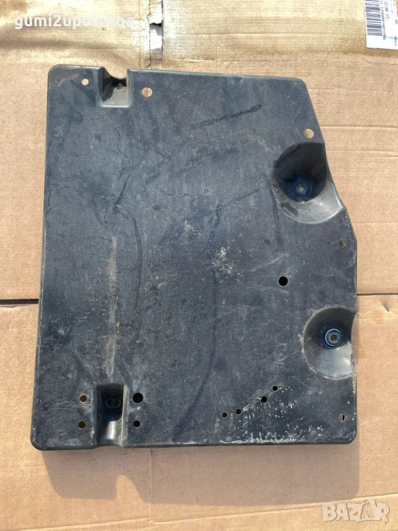 Кора под Резервоара Дясно 42045CA020 Toyota GT86 2018 Subaru BRZ, снимка 1