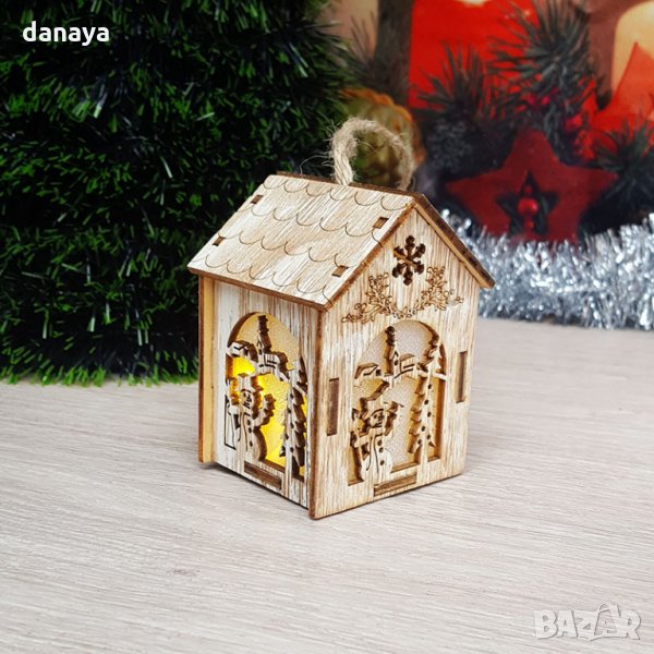 1825 Малка дървена светеща къщичка за окачване, снимка 1