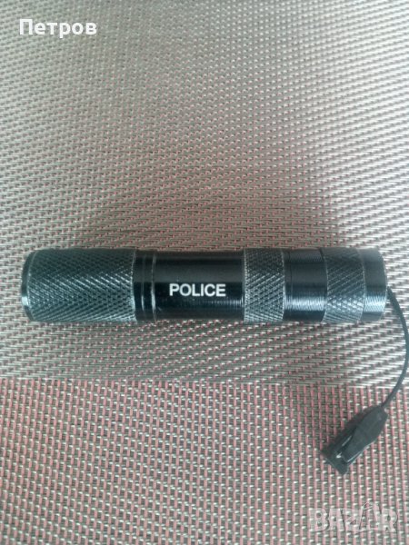 Продавам старо, фенерче POLICE.Най-малкият произведен ,като размер., снимка 1