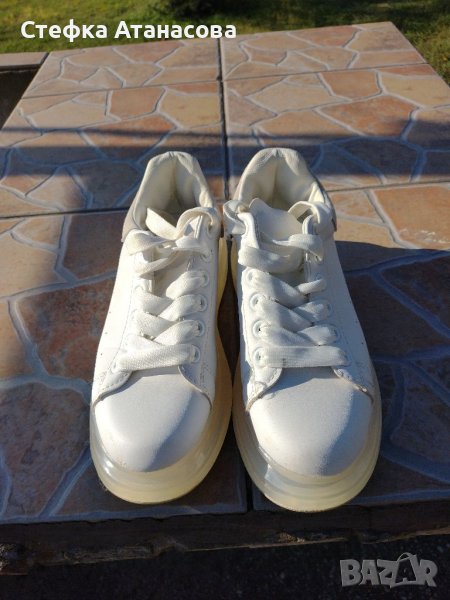 Бели спортни обувки , снимка 1