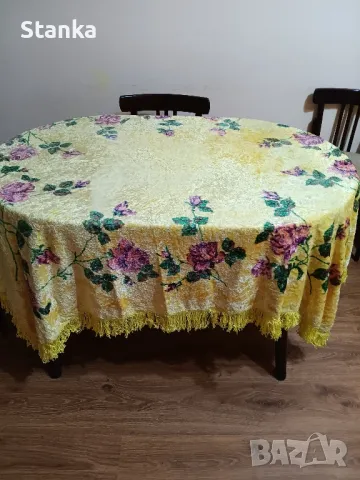 Кафява ленена  и жълта  плюшена покривка, снимка 2 - Покривки за маси - 47926881