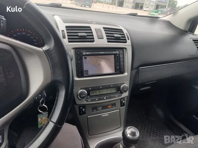 Toyota avensis  1.8 benzin , снимка 4 - Автомобили и джипове - 56382855