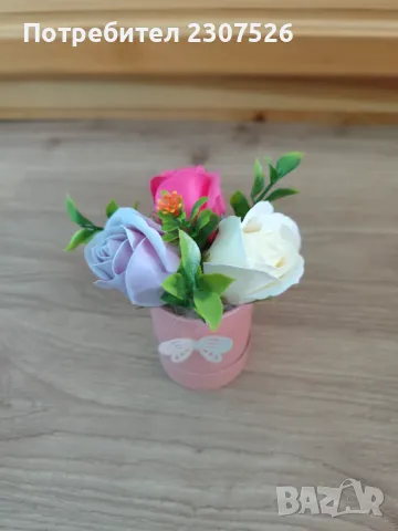 Пластични рози, снимка 10 - Декорация за дома - 47395692