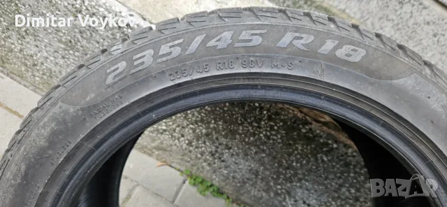 Зимни гуми 235/45 R18 , снимка 2 - Гуми и джанти - 56452106