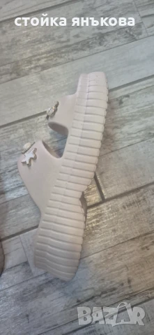 Продавам дамски чехли бежови, снимка 3 - Чехли - 50861727