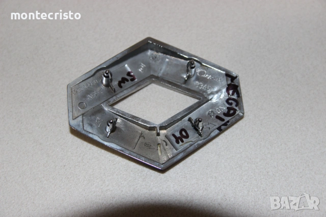 Задна емблема Renault Megane II комби (2002-2008г.) 8200145816 / 8200 145 816 емблема заден капак, снимка 2 - Аксесоари и консумативи - 53307694