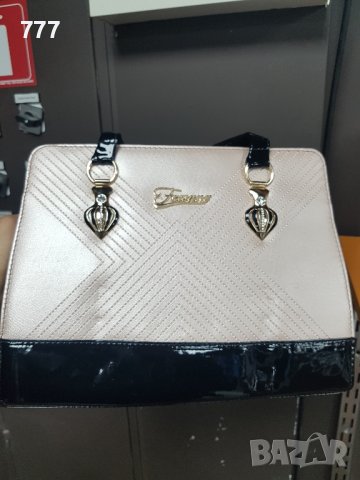 Дамска чанта, снимка 5 - Чанти - 44218174